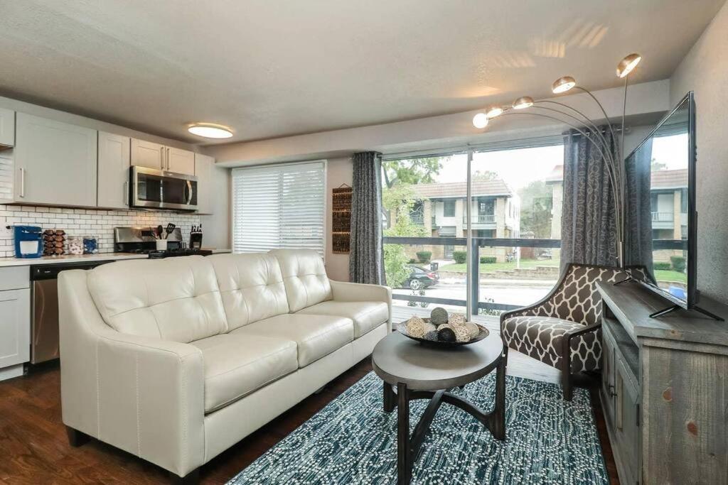 Holly First Floor 2 King Beds Villa Kansas City Buitenkant foto
