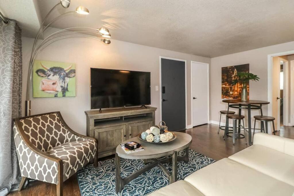 Holly First Floor 2 King Beds Villa Kansas City Buitenkant foto